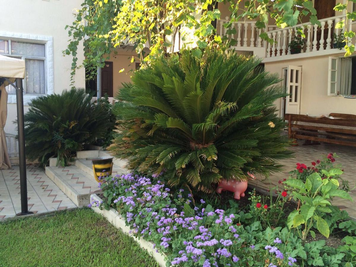 Guest House Liel Sukhumi Exterior foto